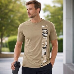 Nike Dri-FIT Athletic Shirt Tan Camo Graphic Training Tee Mens Medium Activewear